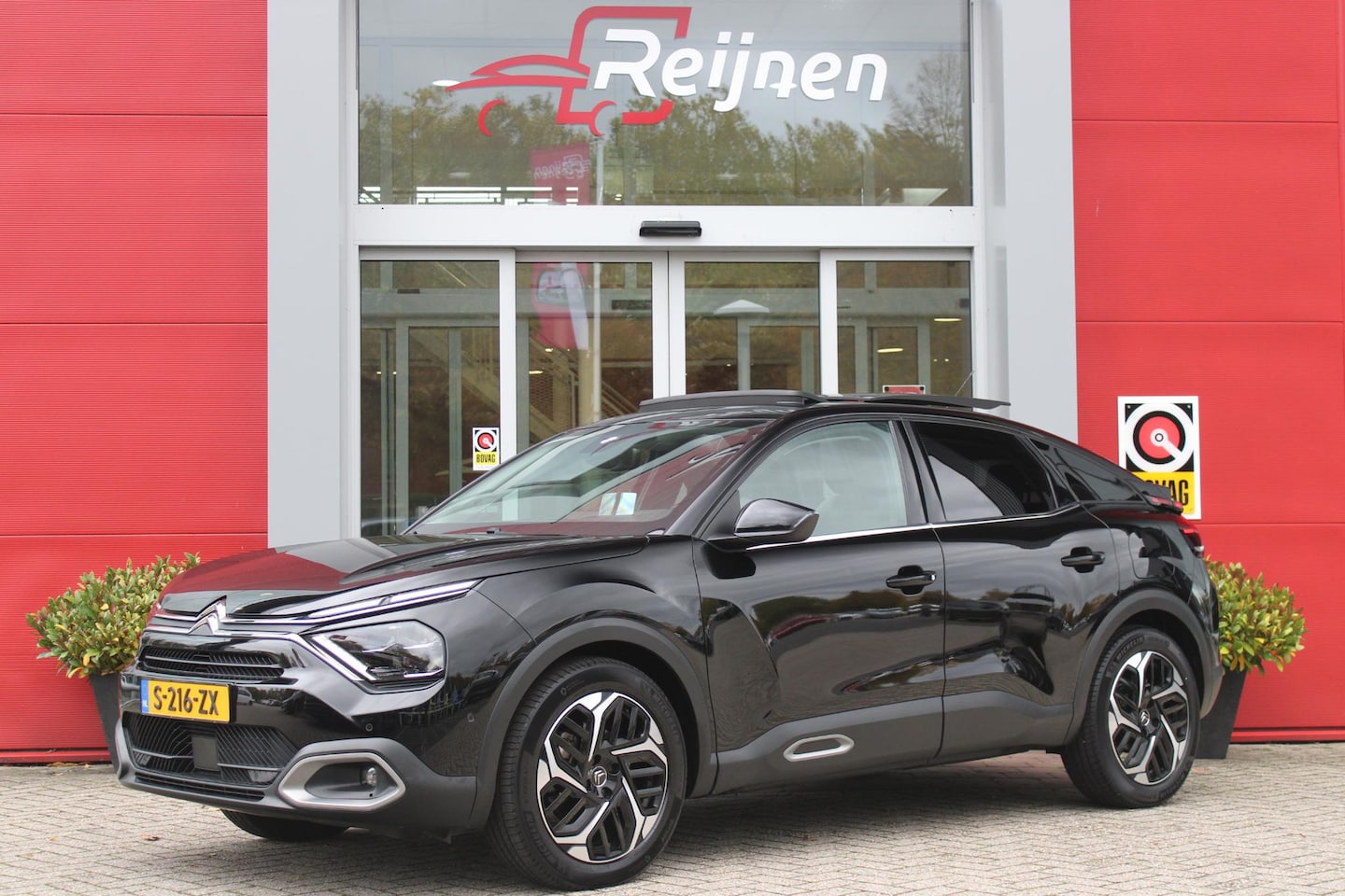 Citroën C4 - 1.2 130PK AUTOMAAT SHINE | AFNEEMBARE TREKHAAK | PANORAMA SCHUIF/KANTEL DAK | HEAD UP DISP - AutoWereld.nl