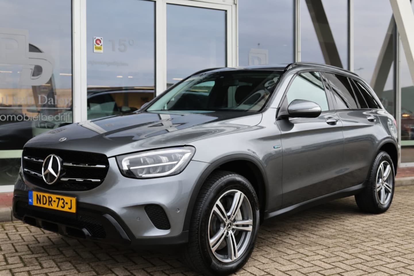 Mercedes-Benz GLC-klasse - 300e 4MATIC 320PK BLACK LINE Navi | SOH 97% | Camera | Electr.Klep | Dodehoek | Clima | Le - AutoWereld.nl