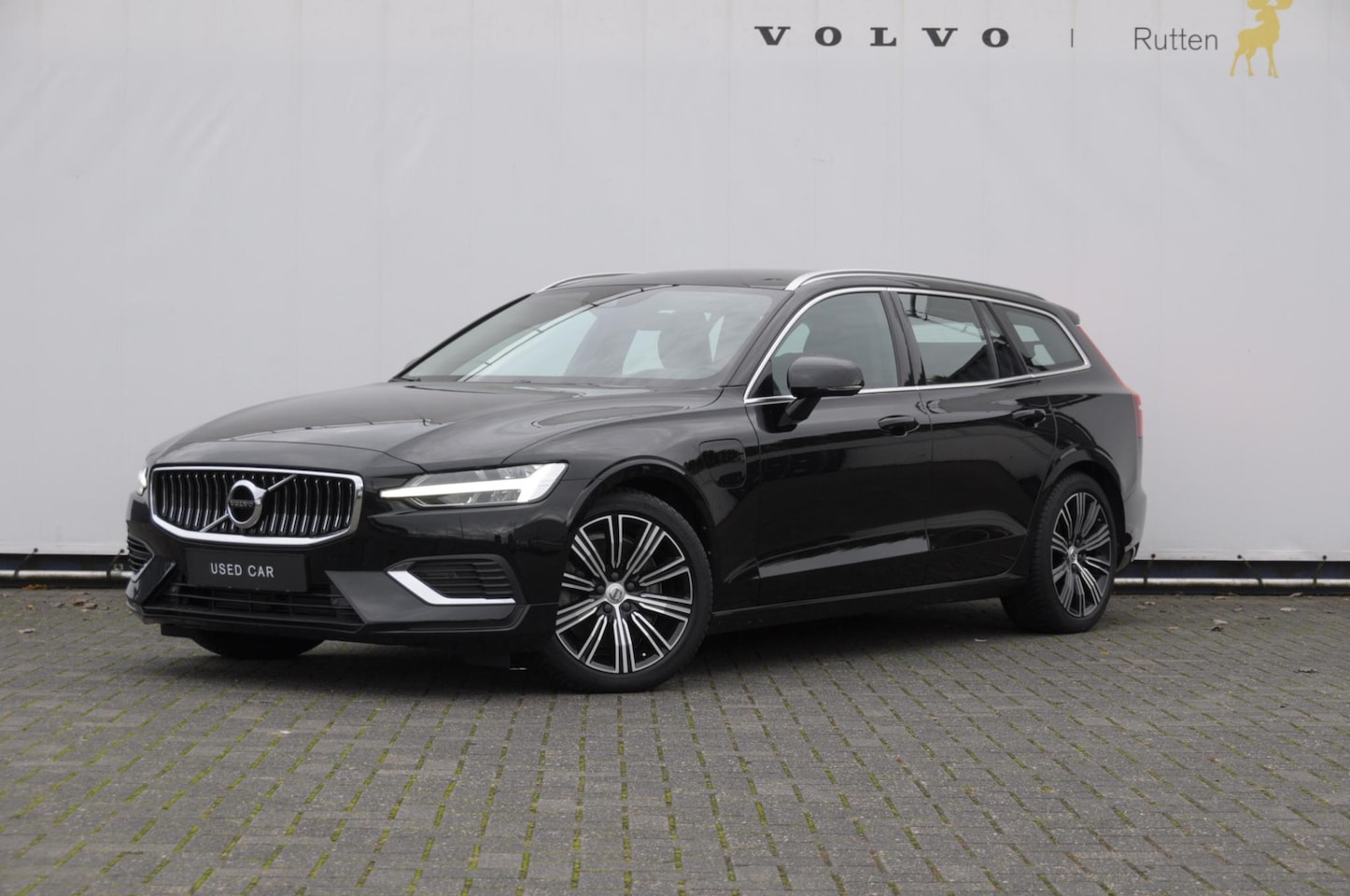 Volvo V60 - T6 340PK Automaat Recharge AWD Inscription / Trekhaak / BLIS / Cruise control / Stoel en s - AutoWereld.nl