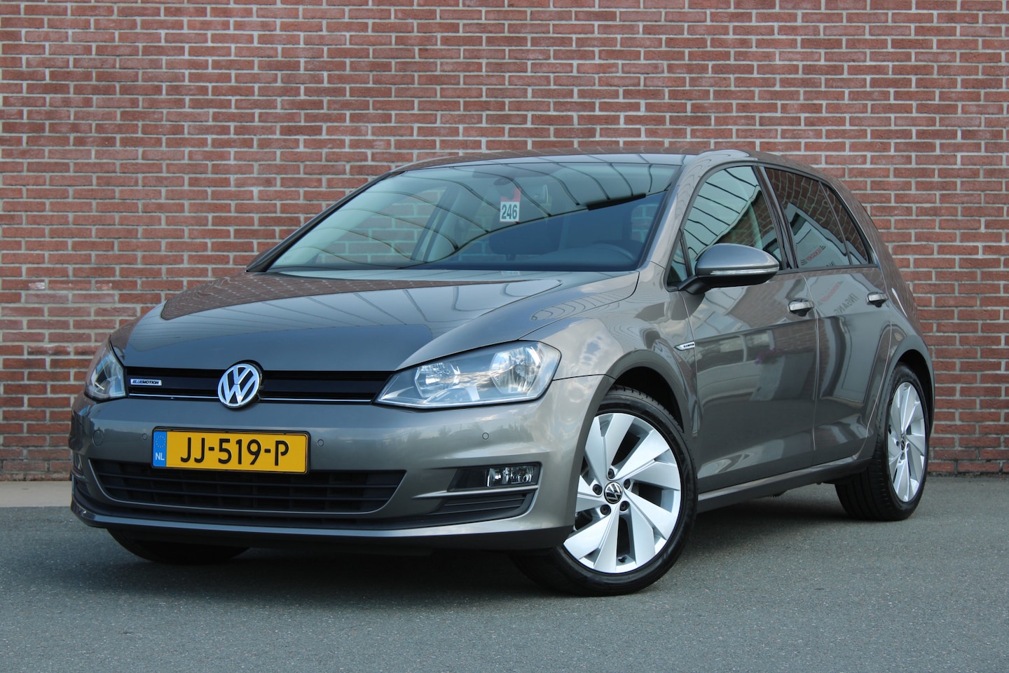 Volkswagen Golf - 1.0 TSI DSG |CAMERA|CRUISE|APP-CONNECT|17-INCH| - AutoWereld.nl