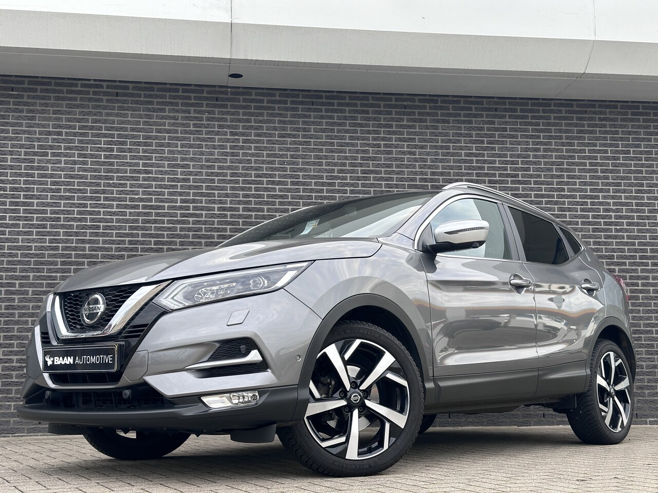 Nissan Qashqai - 1.3 DIG-T Tekna + | Camera | Leder | Panoramadak - AutoWereld.nl