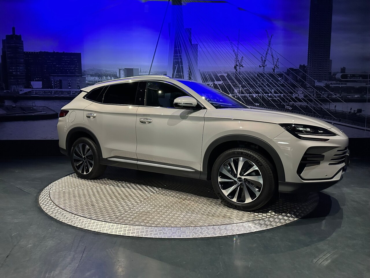 BYD Seal U - 1.5 DM-i FWD Boost *Boundless Cloud/Zwart leder* 08/2026!! - AutoWereld.nl