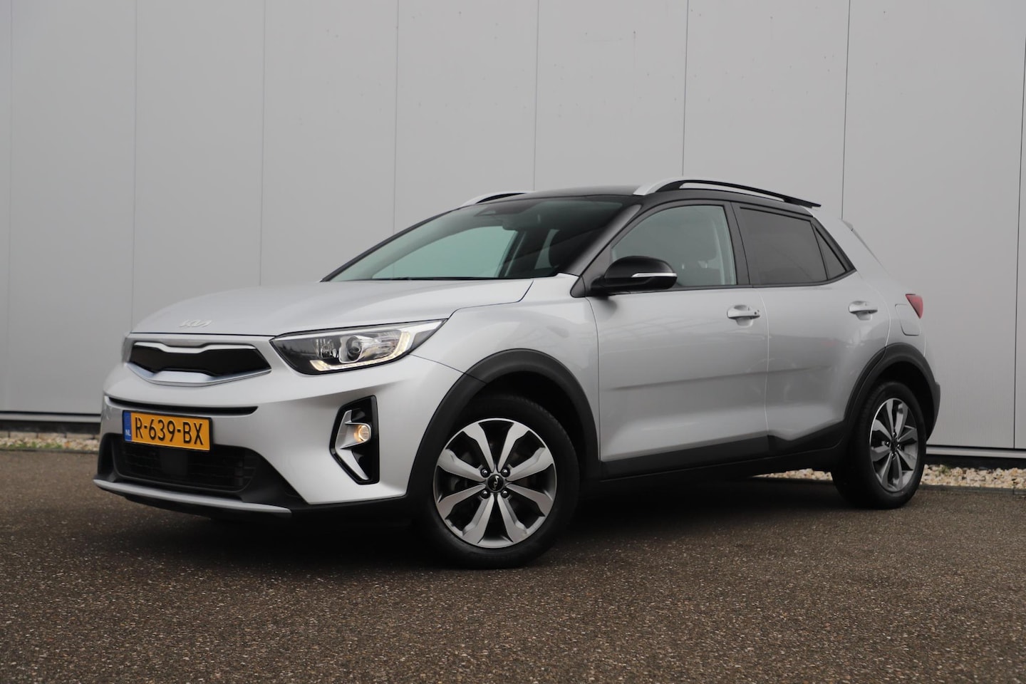 Kia Stonic - 1.0 T-GDi MHEV DynamicPlusLine Navigatie Achteruitrijcamera Carplay Android Climate Cruise - AutoWereld.nl