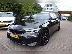 BMW 3-serie - 330e M-PAKKET/OPEN DAK /PANO/HEAD-UP/CAMERA/CARPLAY/SFEERVERLICHTING/LASER/MEMORY/BJ 2024