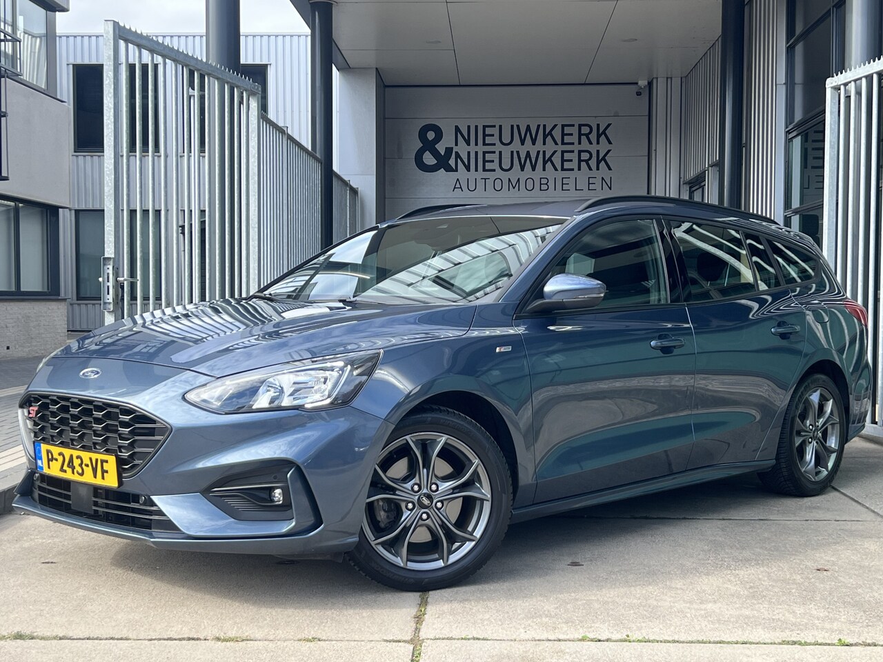 Ford Focus Wagon - 1.0 EcoBoost ST Line Business | NAVI | CARPLAY/ANDROID | CRUISE CONTROL | LMV 17'' | PDC V - AutoWereld.nl