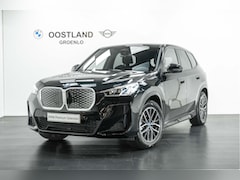 BMW iX1 - xDrive30 M Sport / Sportstoelen / M Adaptief onderstel / Achteruitrijcamera / Stoelverwarm