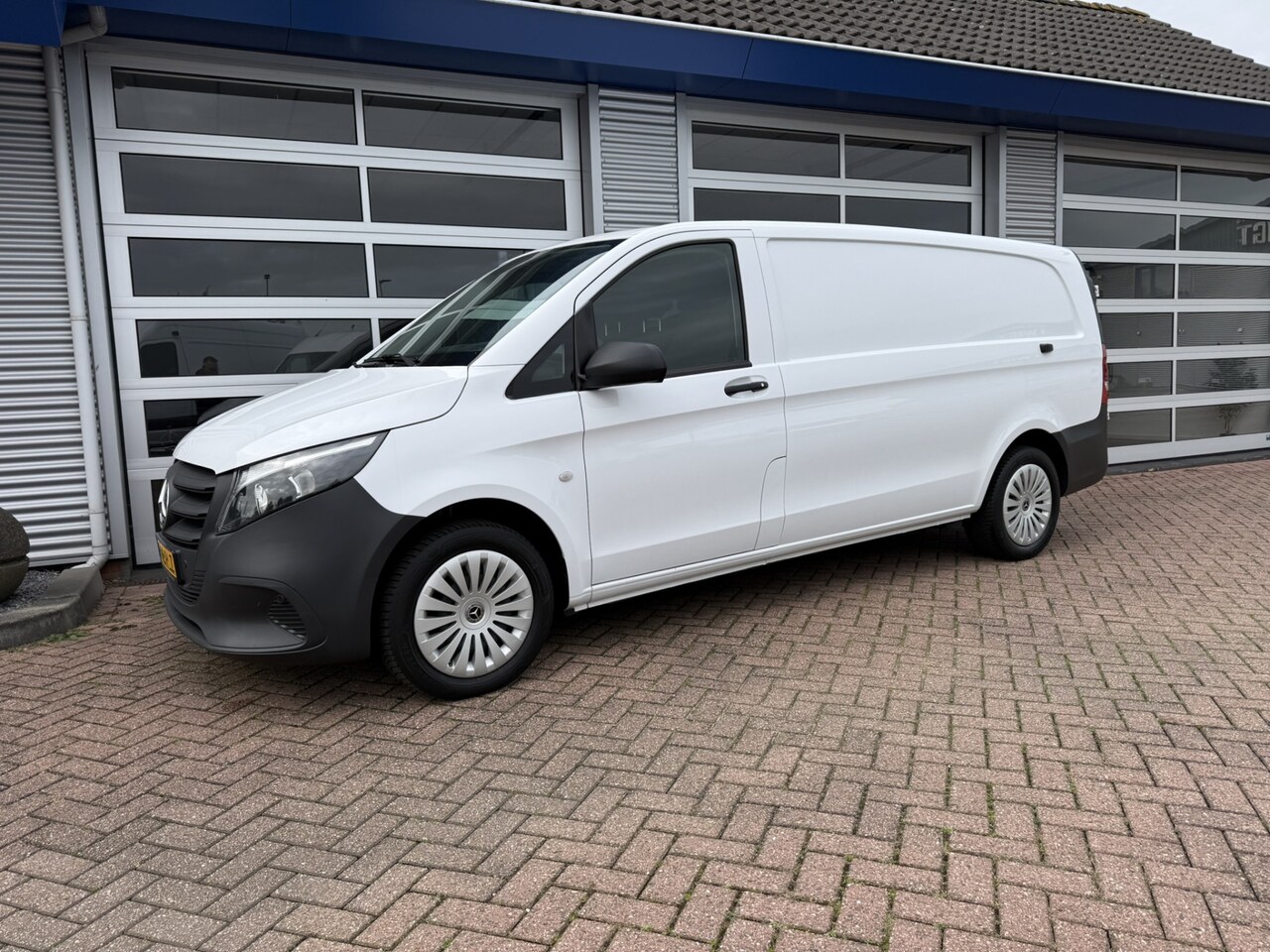 Mercedes-Benz Vito - 116 CDI L3 Pro Automaat/M'BUX 10"/Airco - AutoWereld.nl