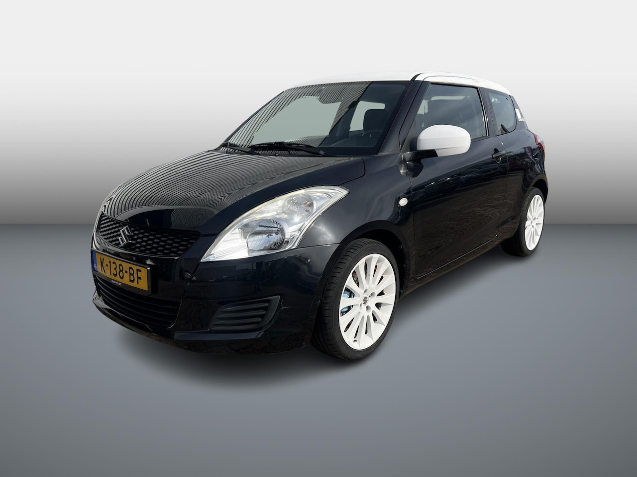 Suzuki Swift - 1.2 Comfort EASSS Black serie - AutoWereld.nl