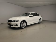 BMW 3-serie - Sedan 330i | LED | Leder | Navigatie | Sportstoelen | Stoelverwarming | DAB | Hifi speaker