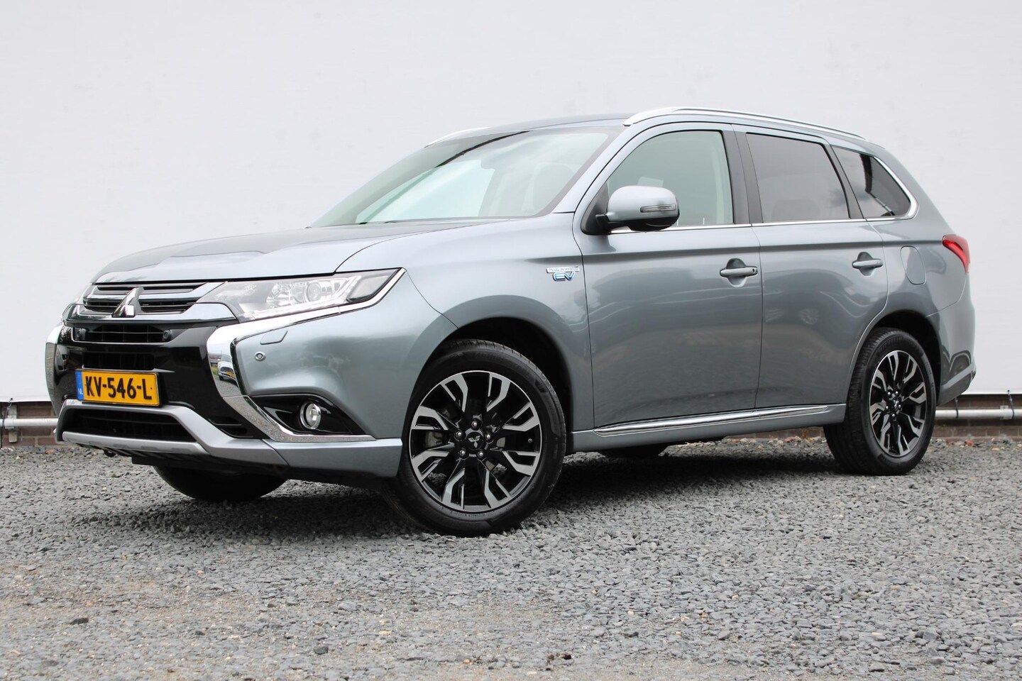Mitsubishi Outlander - 2.0 PHEV Executive Edition Trekhaak, INCL. SOH ACCUTEST! - AutoWereld.nl