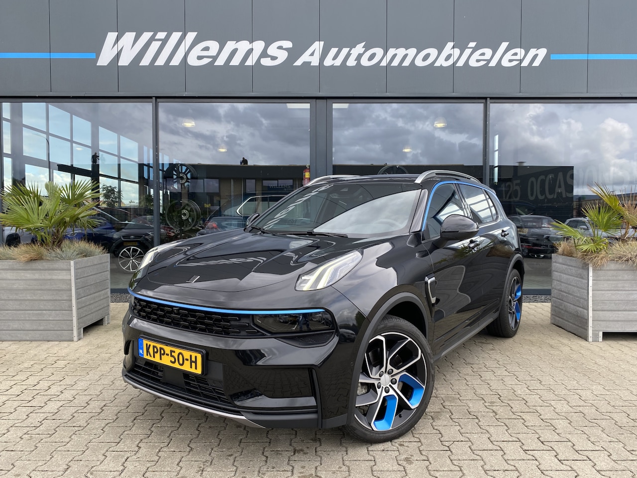Lynk & Co 01 - 1.5 Zwarte Hemel, App-Connect, 360' Camera & Panoramadak Verkoopprijs = Inclusief Trekhaak - AutoWereld.nl
