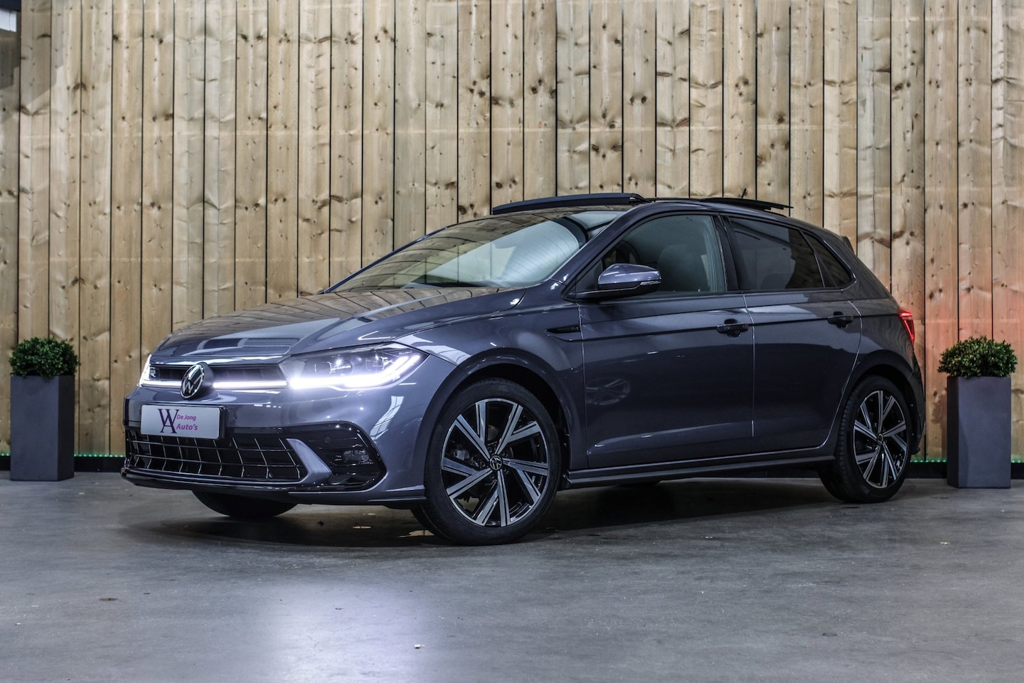 Volkswagen Polo - 1.0 TSI R-Line *Pano*Beats*Keyless*Camera*IQ Light* - AutoWereld.nl