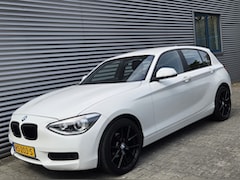 BMW 1-serie - 114i EDE 07-2014 Alpinweiss III 18inch M wielen