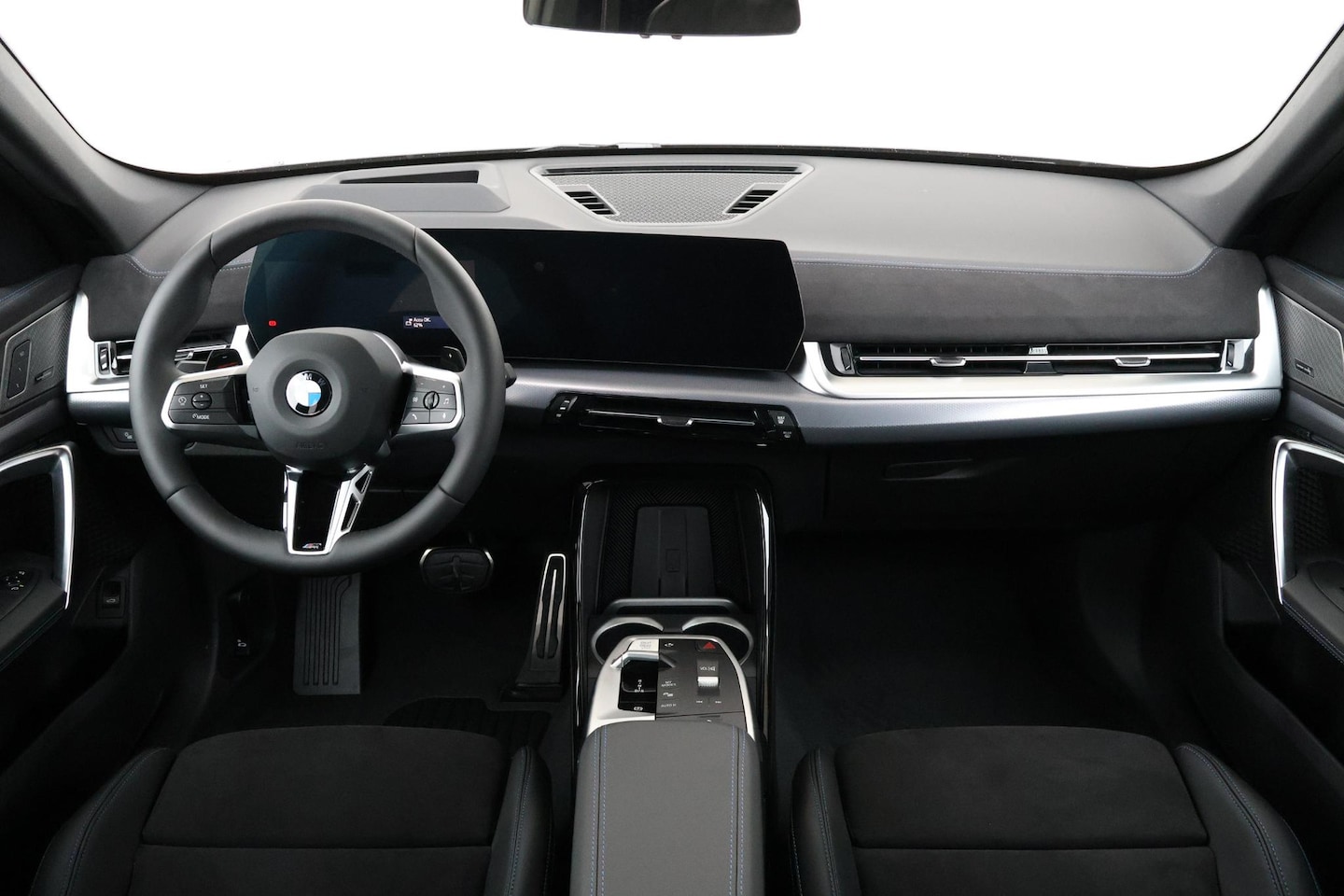 BMW X1 - sDrive20i High Executive  | M Sportpakket Pro | Innovation Pack | Comfort Pack - AutoWereld.nl