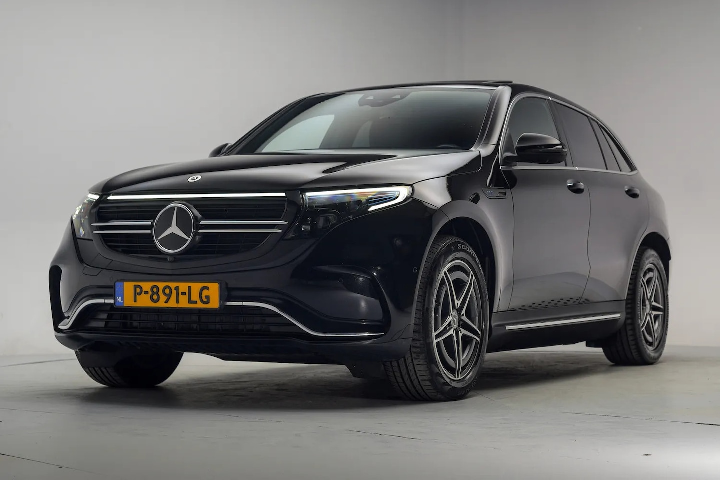 Mercedes-Benz EQC - 400 4MATIC AMG Business Solution 80 kWh [ Panorama Head-up Burmester ] - AutoWereld.nl
