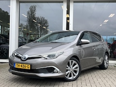 Toyota Auris - 1.8 Hybrid Executive | Parkeersensoren | Trekhaak | Stoelverwarming