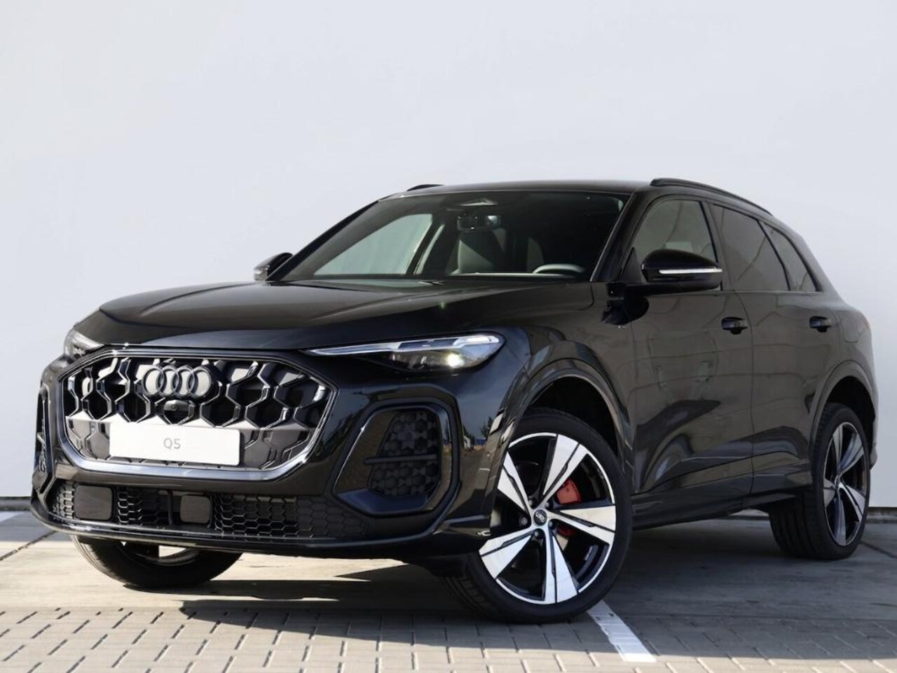Audi Q5 - S edition Competition e-hybrid 367 PK | Trekhaak | Luchtvering | Panorama dak | Bijrijders - AutoWereld.nl