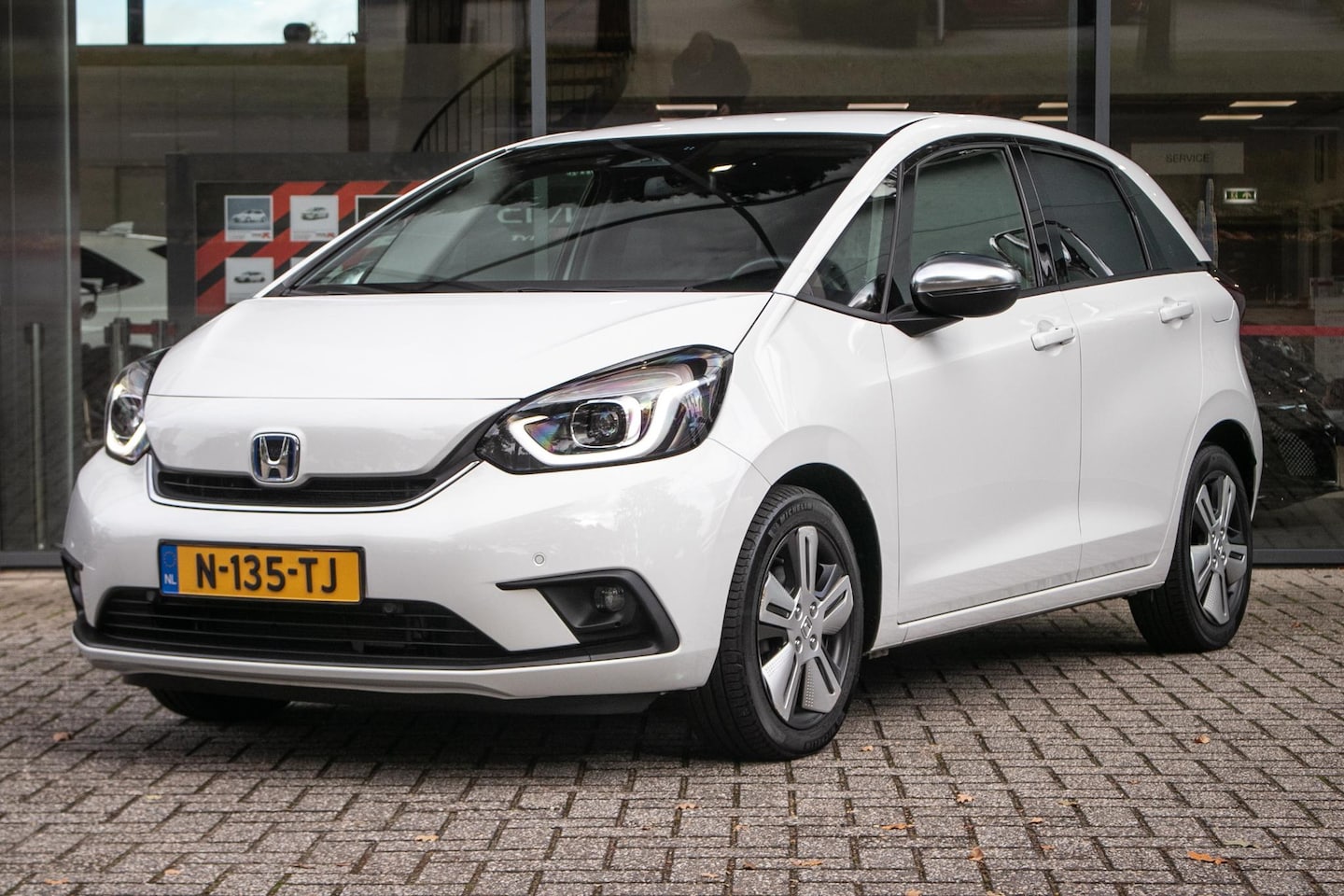 Honda Jazz - 1.5 e:HEV Executive - 1e eigenaar | Dealer onderhouden | Navi - AutoWereld.nl