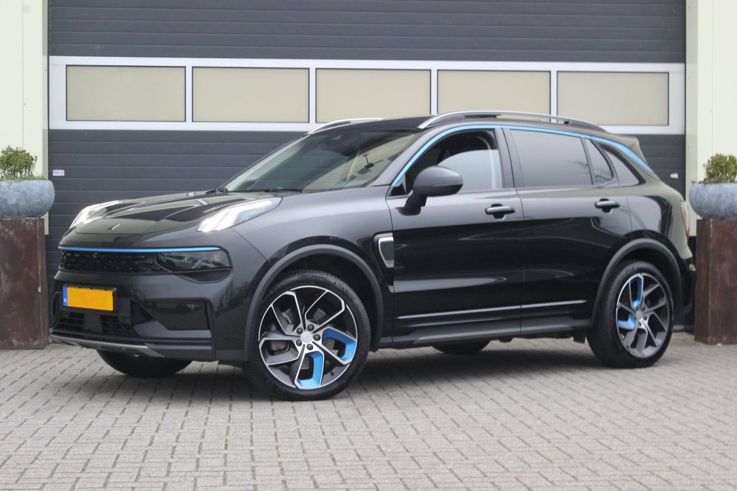 Lynk & Co 01 - 1.5 PHEV Plug-in hybrid | NAP | Donkere Hemelbekleding | - AutoWereld.nl