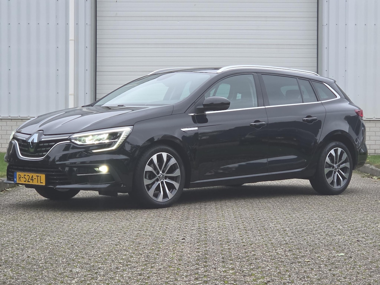 Renault Mégane Estate - 1.3 TCe 140 Techno / 1e Eigenaar / Trekhaak (1700KG) / Dealer Onderhouden / Achteruitrijca - AutoWereld.nl