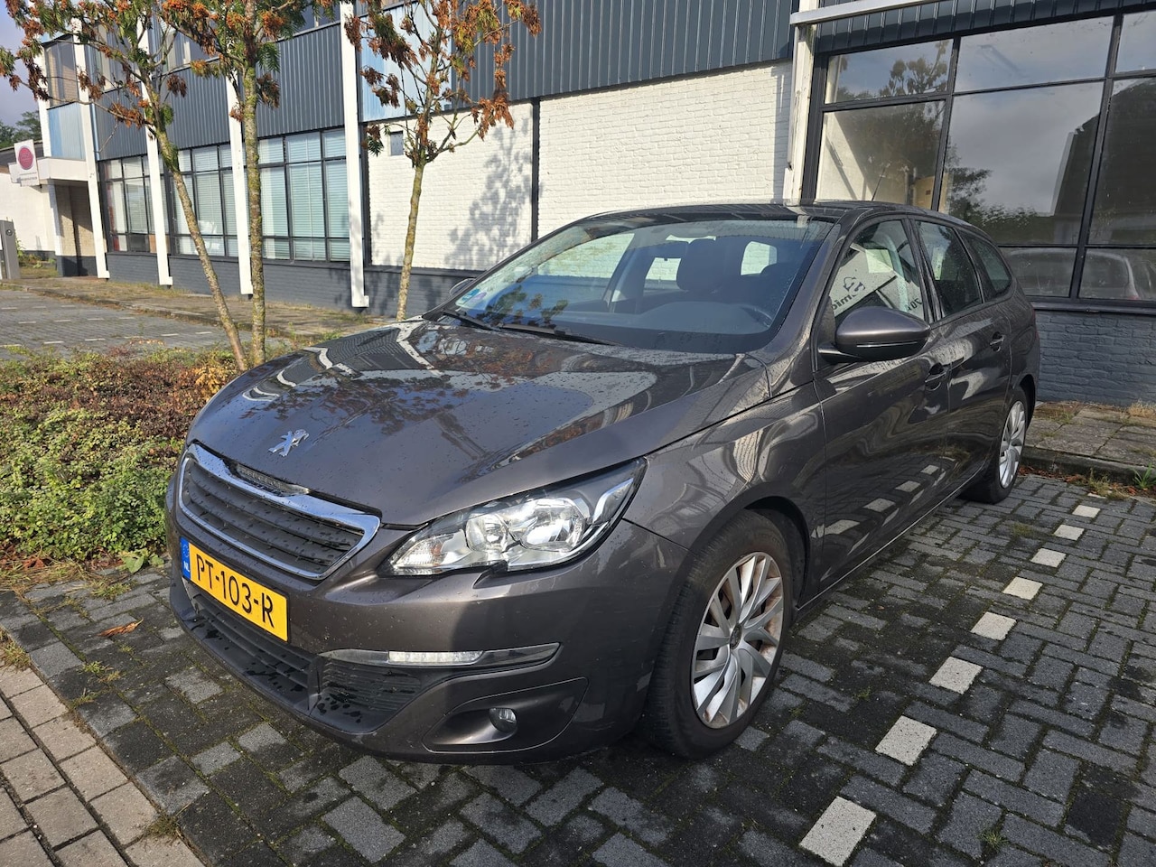 Peugeot 308 SW - 1.2 e-THP Blue Lease 1.2 e-THP Blue Lease - AutoWereld.nl
