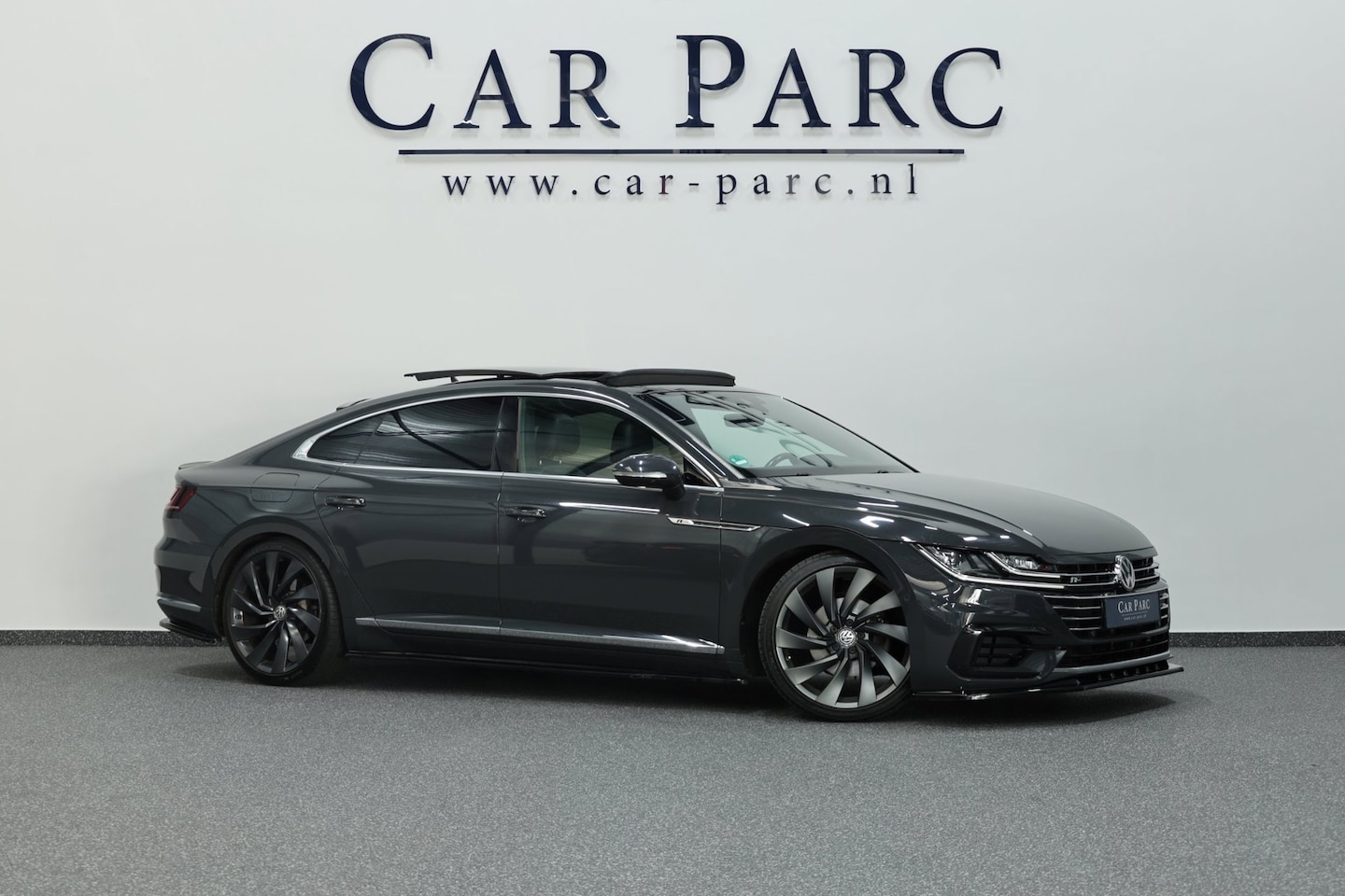 Volkswagen Arteon - 2.0 TSI 3x R-line MAXTON/VIRTUAL/SFEER/PANO/HAF LEER+ALCANTARA+MASSAGE/KEYLESS/20"/CAM/LIN - AutoWereld.nl