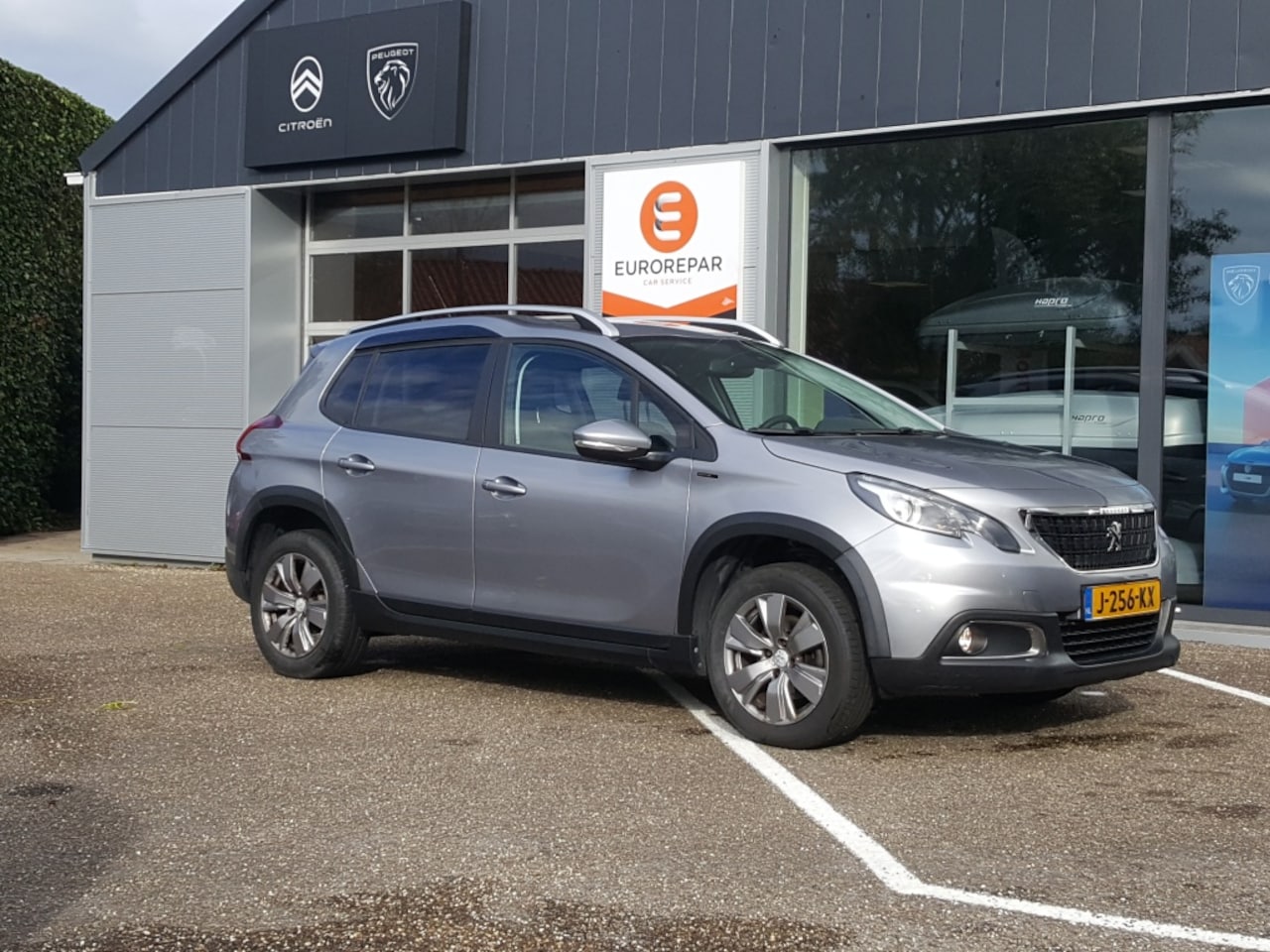 Peugeot 2008 - 1.2 130pk Signature Apple Carplay & Android Auto | Navigatie TomTom | Cruise control | AIR - AutoWereld.nl