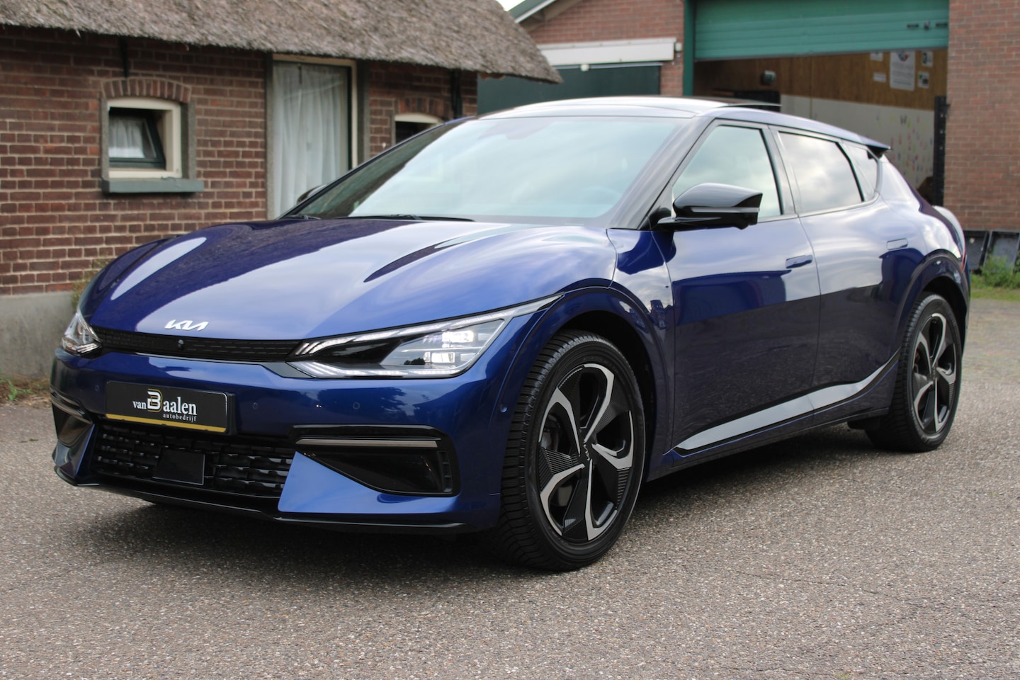 Kia EV6 - GT-Line 77.4 kWh SOh 95,4% PANO LED NAVI 111000KM!!! - AutoWereld.nl
