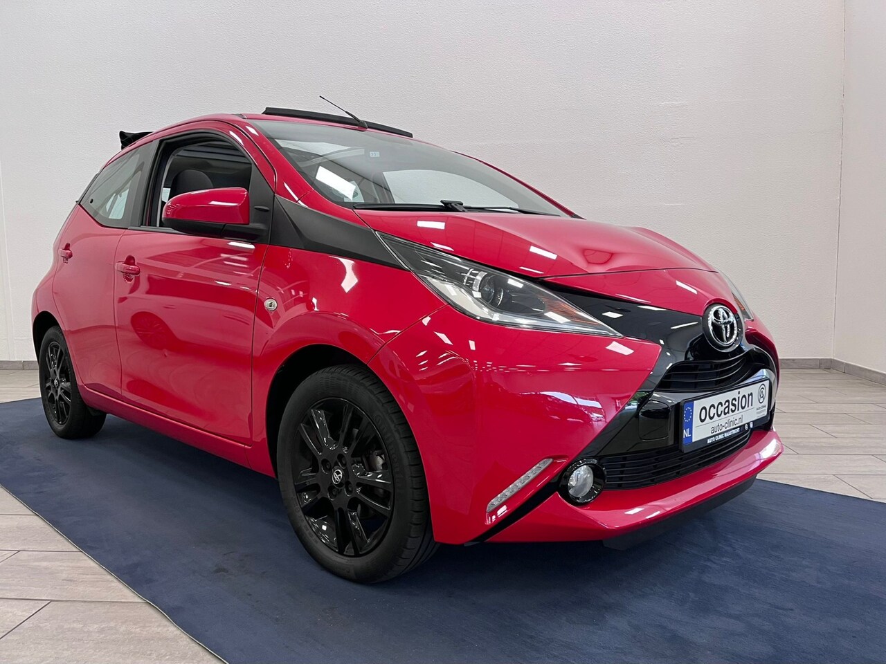 Toyota Aygo - 1.0 VVT-i X-Sport Cabrio | Lage km-stand | Open dak / Camera / Multimedia / - AutoWereld.nl