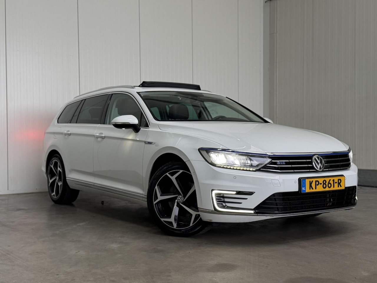 Volkswagen Passat Variant - 1.4 TSI GTE Highline 1.4 TSI GTE Highline - AutoWereld.nl