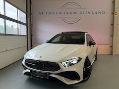 Mercedes-Benz A-klasse - 180 AMG Black Line, Automaat, Panoramadak, Navi, Camera