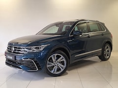 Volkswagen Tiguan - 1.5 TSI R-Line Business+ | Panoramadak | Camera | Carplay | 2 zone airco