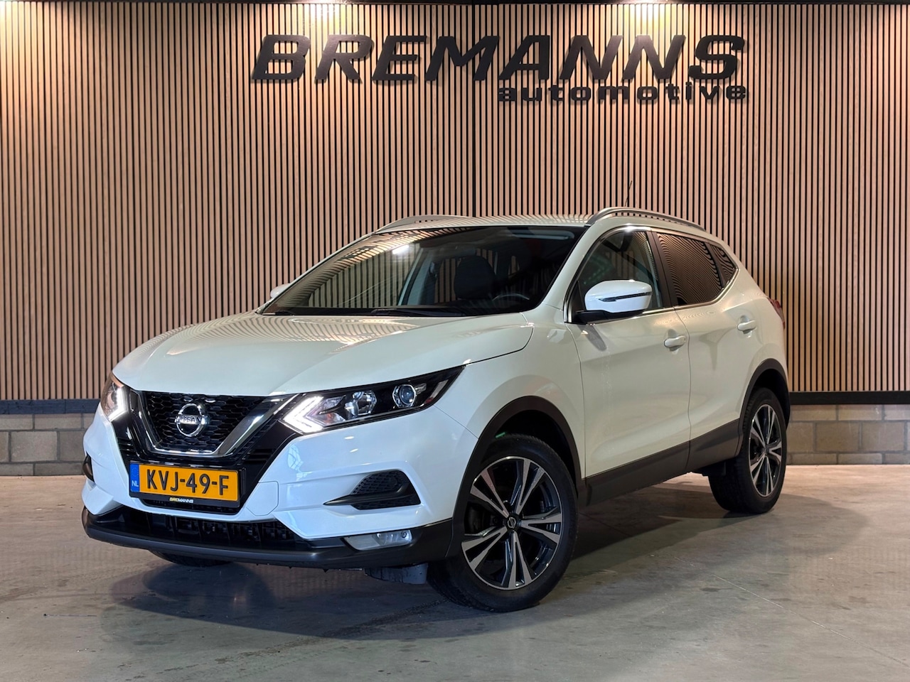 Nissan Qashqai - 1.3 DIG-T / Camera / Stoelverwarming / - AutoWereld.nl