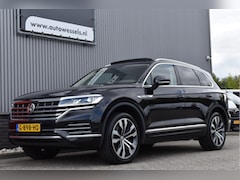 Volkswagen Touareg - 3.0 TDI Atmosphere Panoramadak, Memory, Adaptive cruise, Stoelverwarming