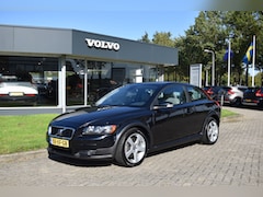 Volvo C30 - 2.4i 170PK Momentum | Trekhaak | Cruise | Stoel Verwarming | Leder | 17'' |