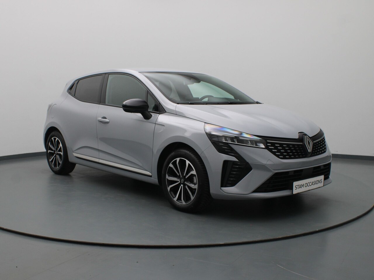 Renault Clio - 145pk E-Tech Full Hybrid techno Camera | Stoel-/stuurverw. - AutoWereld.nl