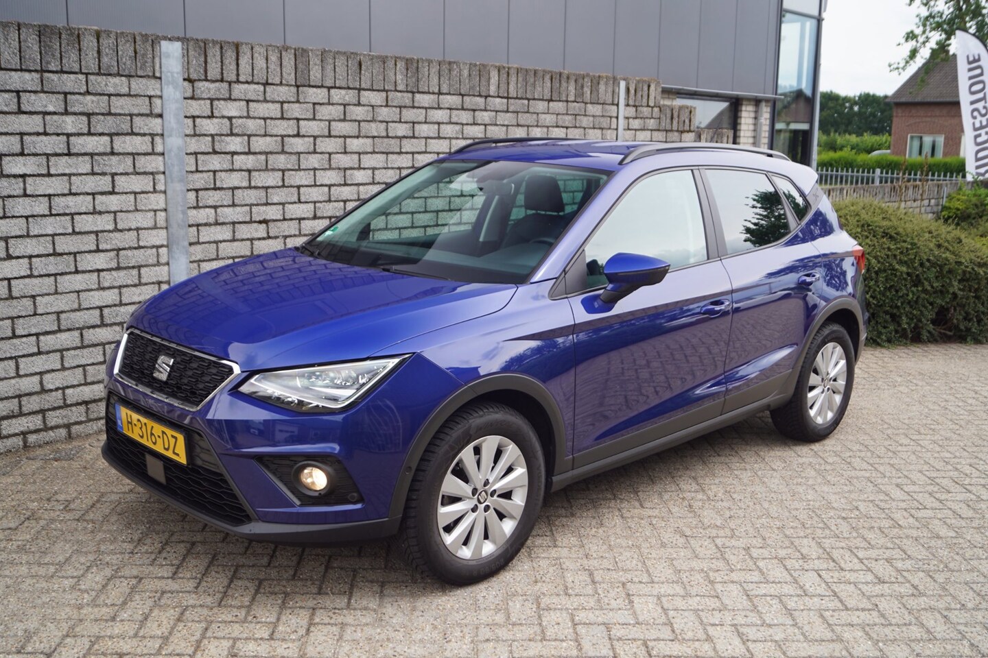 SEAT Arona - 1.0 TSI Style BNS Intense Autom Leder/Alcantara Sportst Stoelverw Navi Camera Clima Adapti - AutoWereld.nl