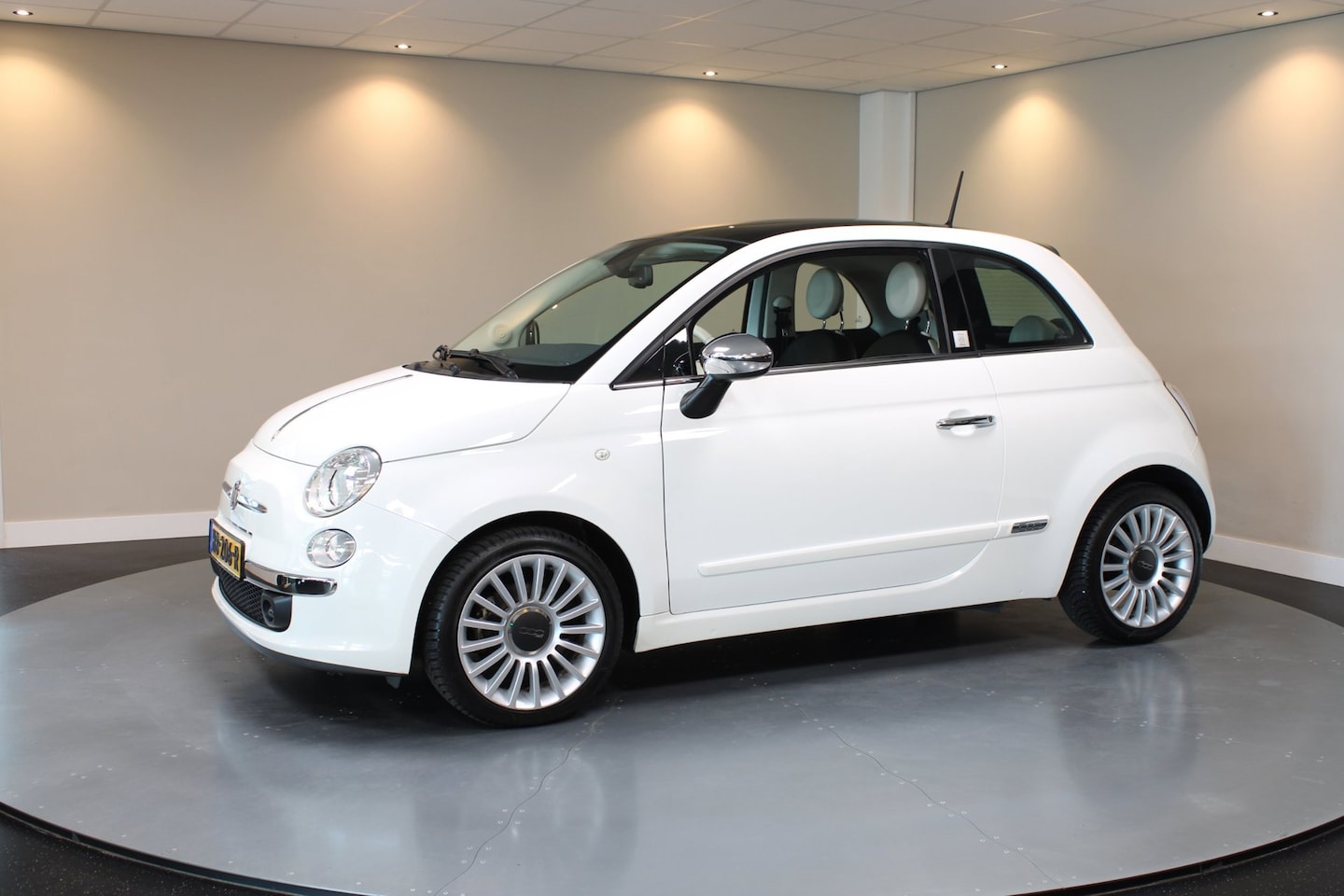 Fiat 500 - 0.9 TwinAir Turbo Rivièra Maison*1ste Eigenaar/Special Edition!* Pano|Leer|Climate|PDC|All - AutoWereld.nl