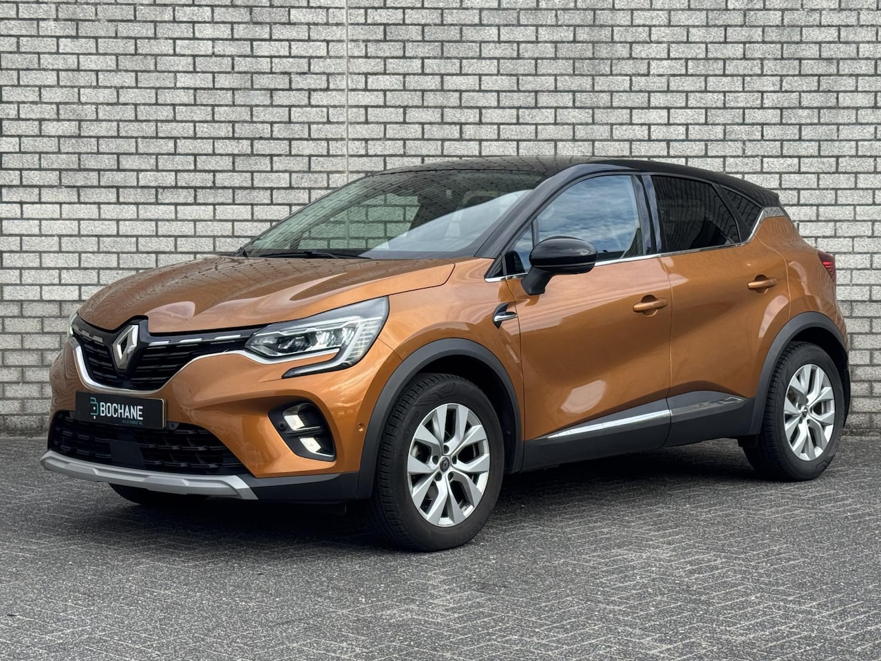 Renault Captur - 1.0 TCe 100 Intens | Trekhaak | All-Season Banden | 360º Camera | Apple CarPlay / Android - AutoWereld.nl