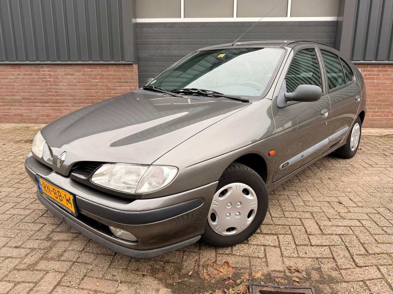Renault Mégane - 1.6e RN VERSNELLINGSBAK DEFECT - AutoWereld.nl
