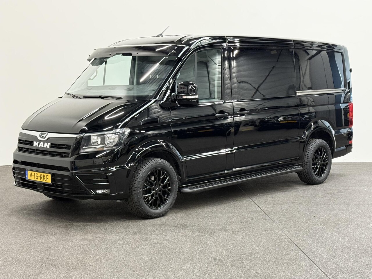 MAN TGE - 2.0 TDI L3H2 Black Edition Automaat Apple CarPlay Adaptive Cruise Control Stoelverwarming - AutoWereld.nl