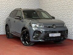 Volkswagen Tiguan - 1.5 eTSI 150PK DSG R-Line Black Style | Panorama | HUD | Trekhaak | 360° Camera | Nieuw