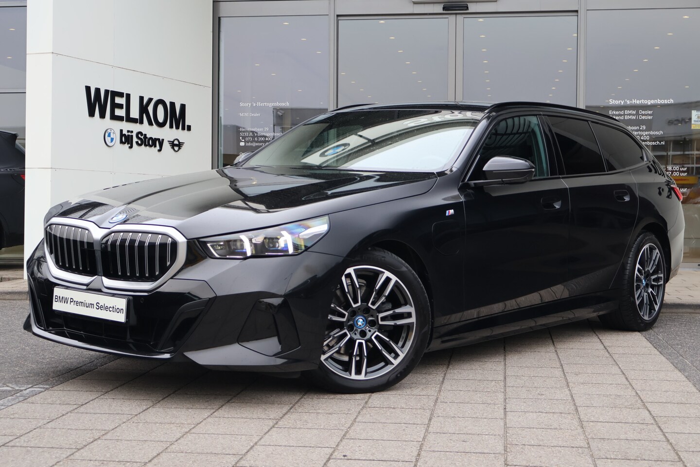 BMW 5-serie Touring - 530e M Sport Automaat / Comfortstoelen / Bowers & Wilkins / Stoelventilatie / Getint glas - AutoWereld.nl