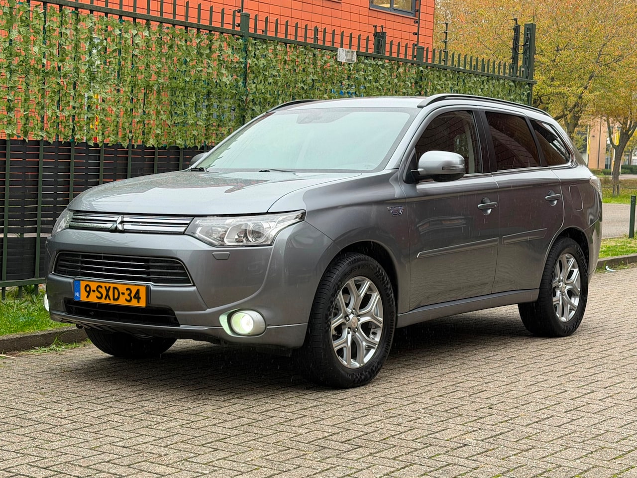 Mitsubishi Outlander - 2.0 PHEV instyle+ TREKHAAK|CAMERA|NAP - AutoWereld.nl