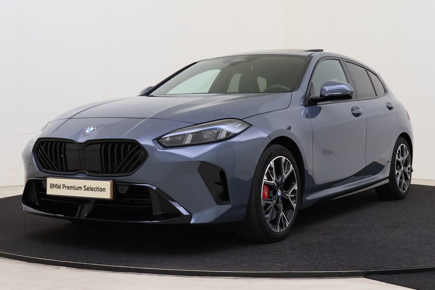 BMW 1-serie - 120 M Sport Automaat / Panoramadak / Achteruitrijcamera / M Adaptief onderstel / Comfort A - AutoWereld.nl