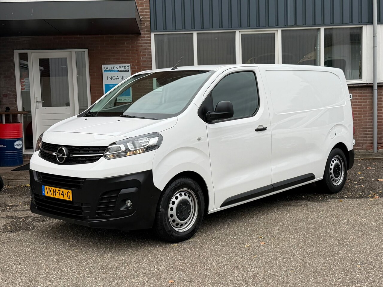 Opel Vivaro - 2.0 CDTI L2H1 Edition 122PK Automaat / Camera / Navi / App connect - AutoWereld.nl