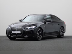 BMW i4 - eDrive40 84 kWh M Sport Pakket | Elektrisch verwarmde voorstoelen | Trekhaak met elektrisc