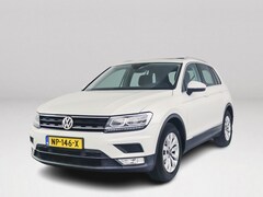 Volkswagen Tiguan - 1.4 TSI Connected Series | Panoramadak | Parkeercamera | Stoelverwarming