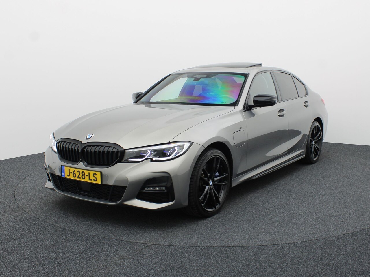 BMW 3-serie - 330e High Executive | Schuif/Kanteldak | Head up | Laser Led | Memory | Harman Kardon | Tr - AutoWereld.nl