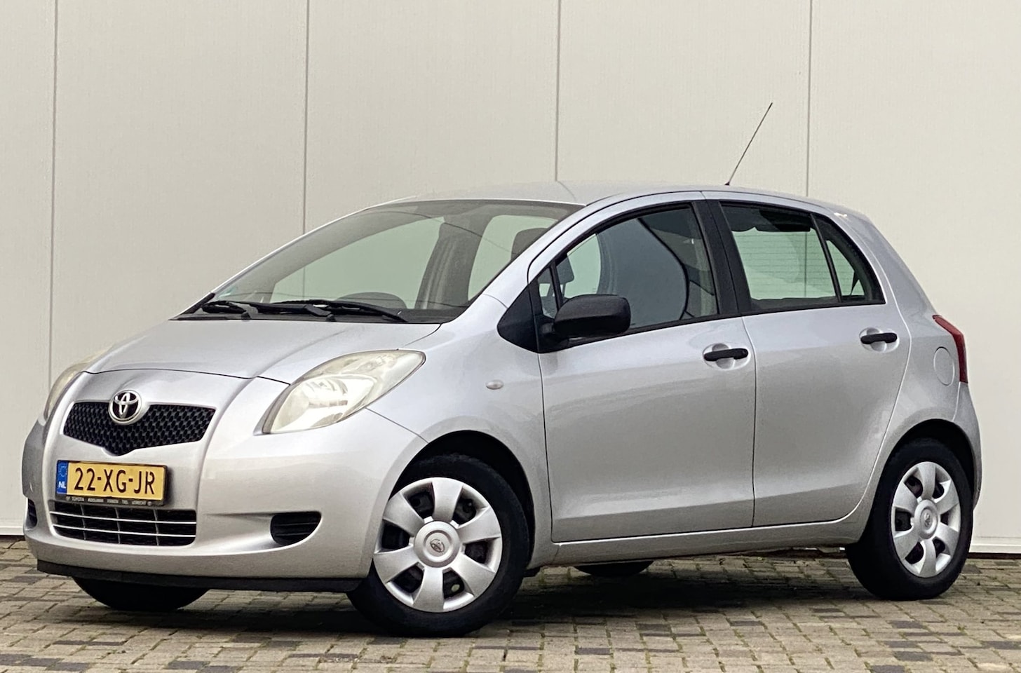 Toyota Yaris - 1.0 VVTi Spirit 5 DEURS IN PERFECT STAAT - AutoWereld.nl